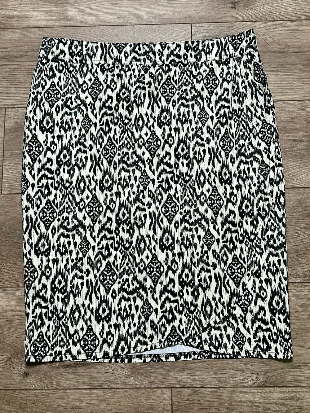 RipSkirt Hawaii Ikat Print Swim Cover Up Wrap Skirt Black Tan Length 3 Size XL - Picture 1 of 12